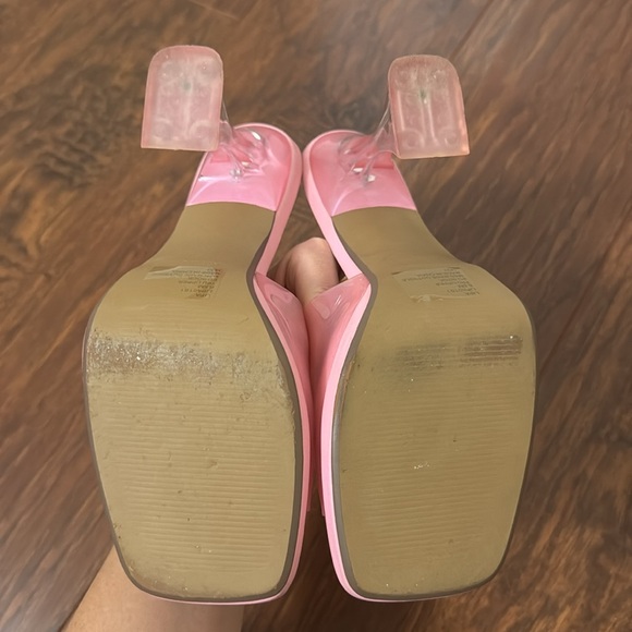 Pink heels - Picture 3 of 3
